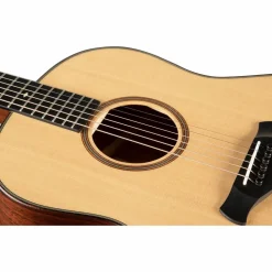 Taylor Builder's Edition 517 Grand Pacific Dreadnought Acoustic Guitar Natural
